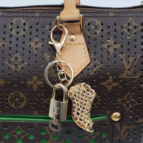 Authentic Louis Vuitton Lock & Key with unbranded Heel Shoes Bagcharm,Keychain - Picture 7 of 8